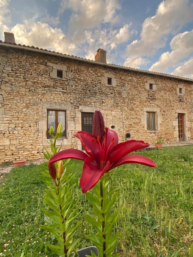 Le Papillon Villa Savigne Kültér fotó